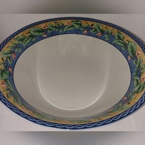 Interior Genuine stoneware.